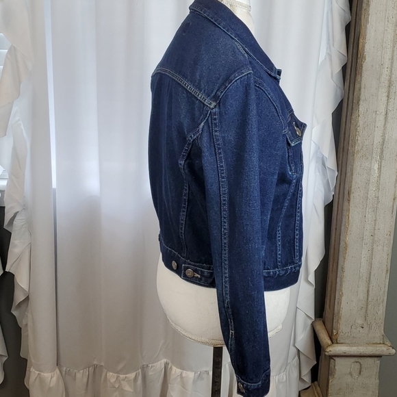 Denim Jean Jacket in a size Medium - Picture 3 of 7